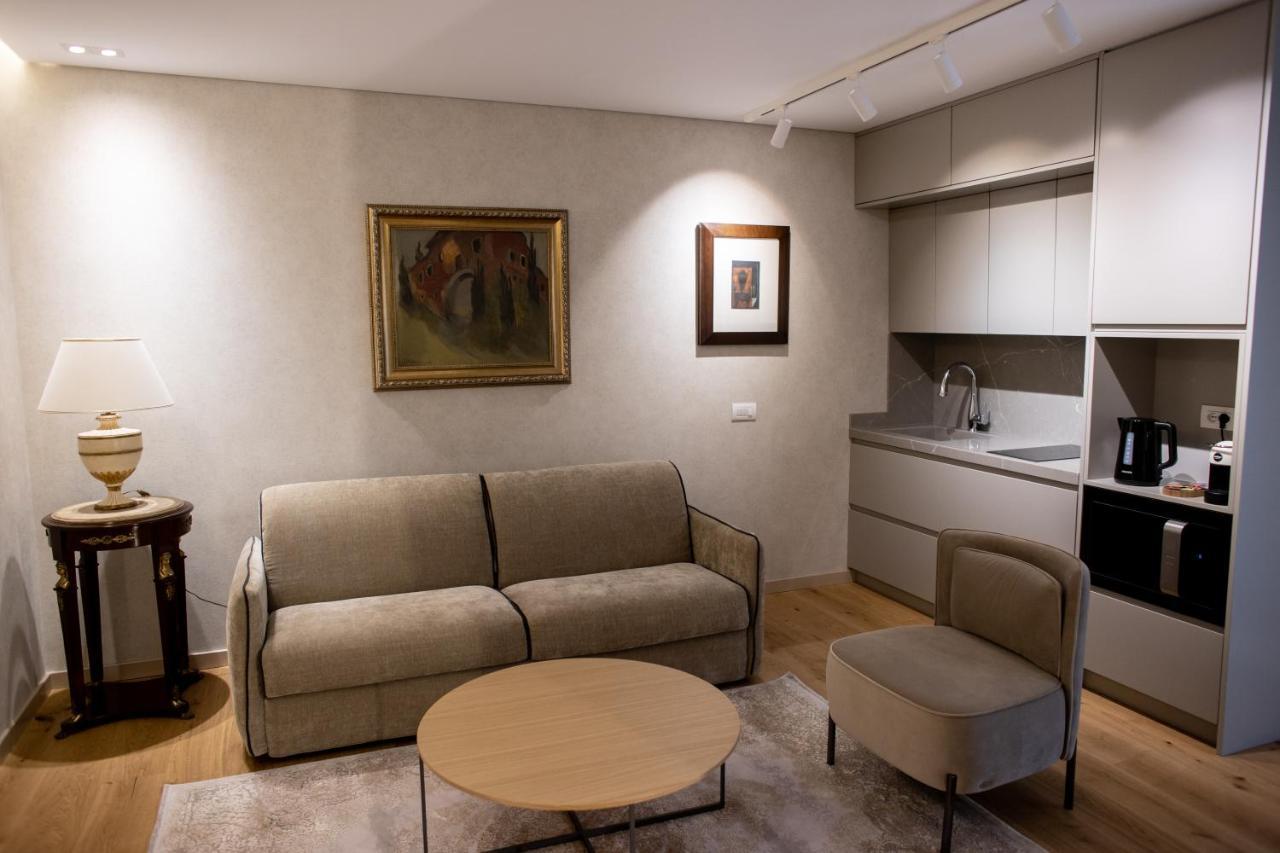טיראנה Seven Luxury Suites מראה חיצוני תמונה